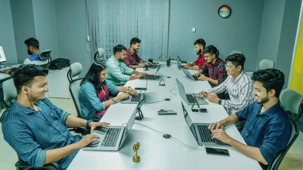 Tim profesional membantu proses perizinan usaha cepat dan legal untuk semua jenis bisnis